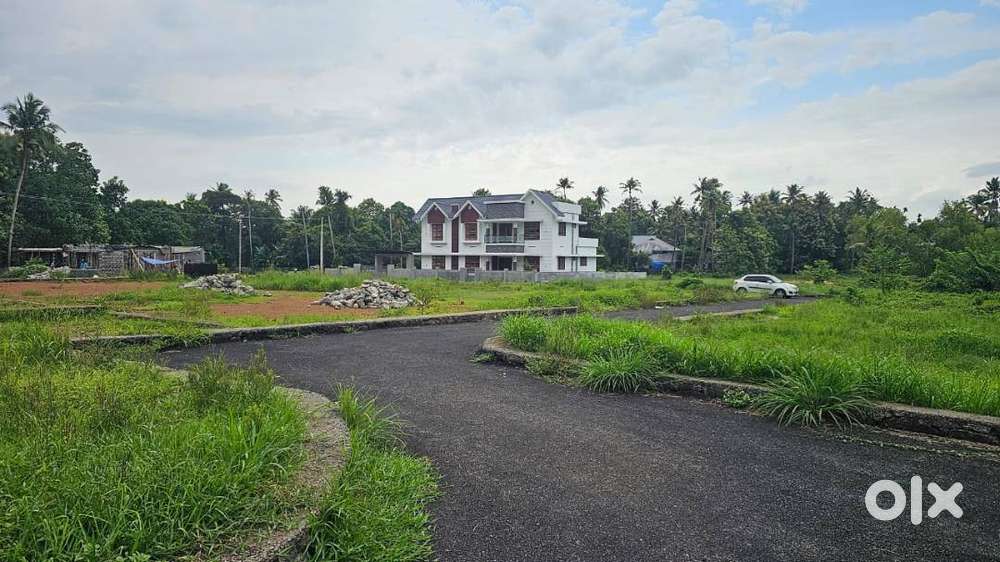 Near kodakara town premium villa plots, easy loan 5 lakh down payment