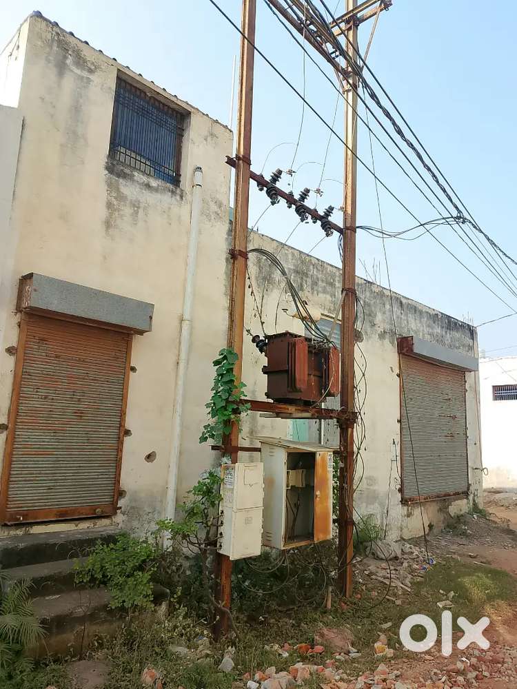 Corner Big Godam for sale