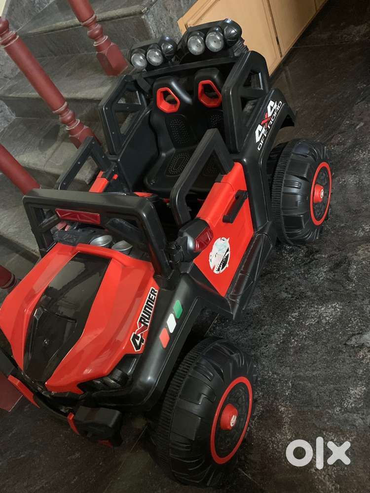Music and lights availability, seats for 2 kids, aggood battery power.
