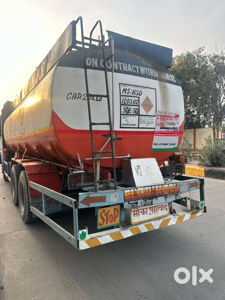 Tata LPT 2518 oil tanker