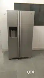 LG big double door fridge in new condition