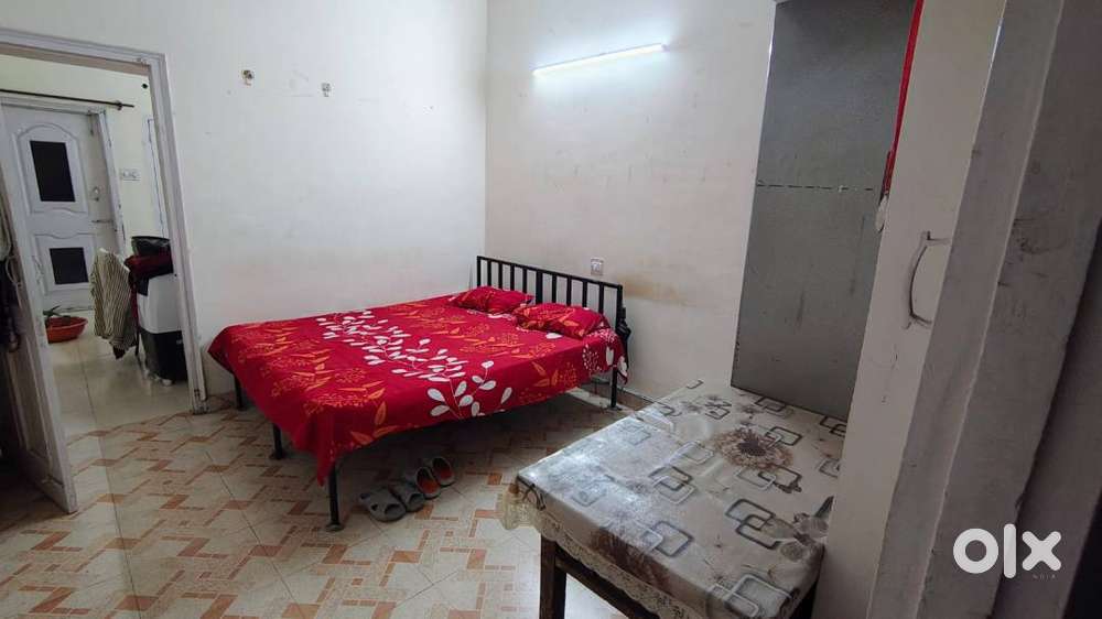 SECTOR 38 - 2 Bed Room set FURNISED 1st FLOOR of 10 MARLA CORNER HOUSe