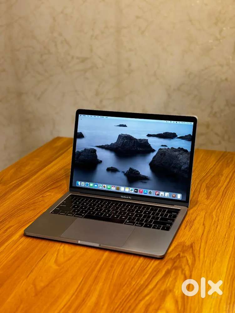 Apple MacBook Pro- Excellent Condition