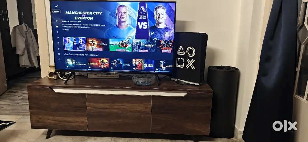 40inch TV with TV stand