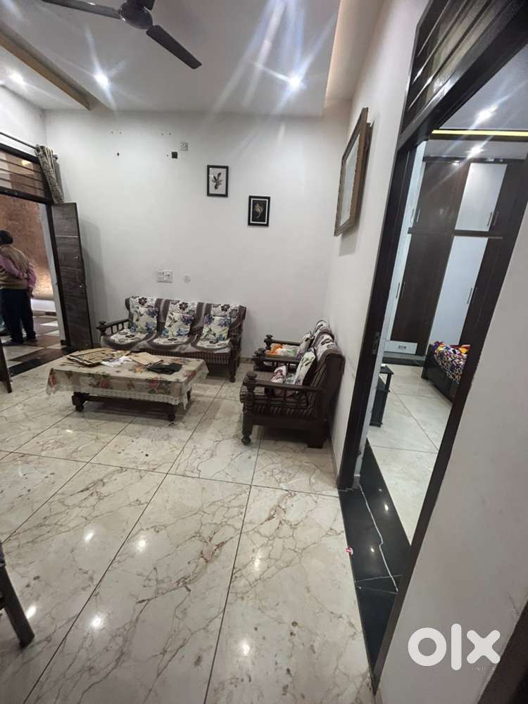 Lavish 2 bhk furnished flat available for rent.