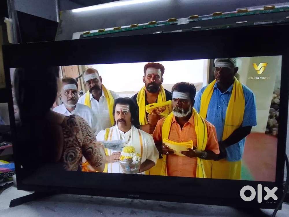 32 samsung smart TV 5200