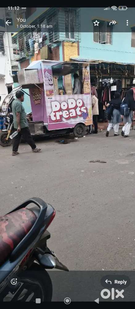 Food truck on e rickshaw in kolkata