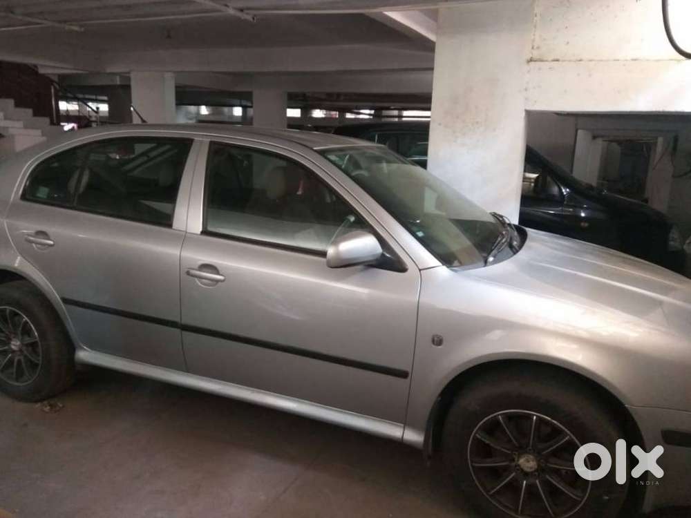 silver colour skoda octovia in good condition