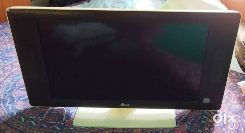 LG TV LCD 26 (26LU11UR) in working condition