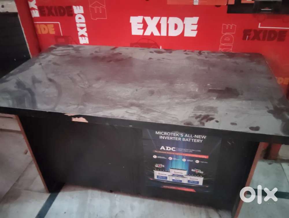 Office table and iron rack for sale