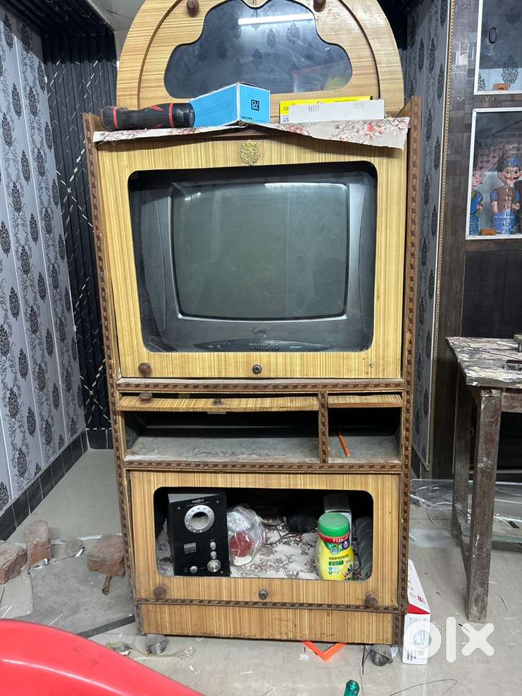 Crt tv selling very low price