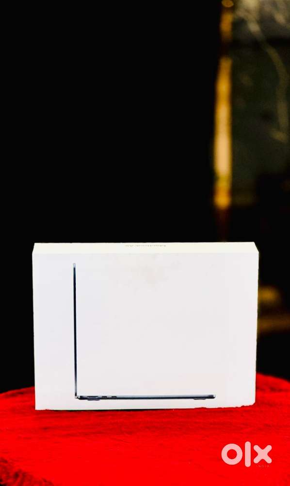 MACBOOK AIR M4 (16/256GB) SEALED WITH ONE YEAR WARRANTY AND BILL