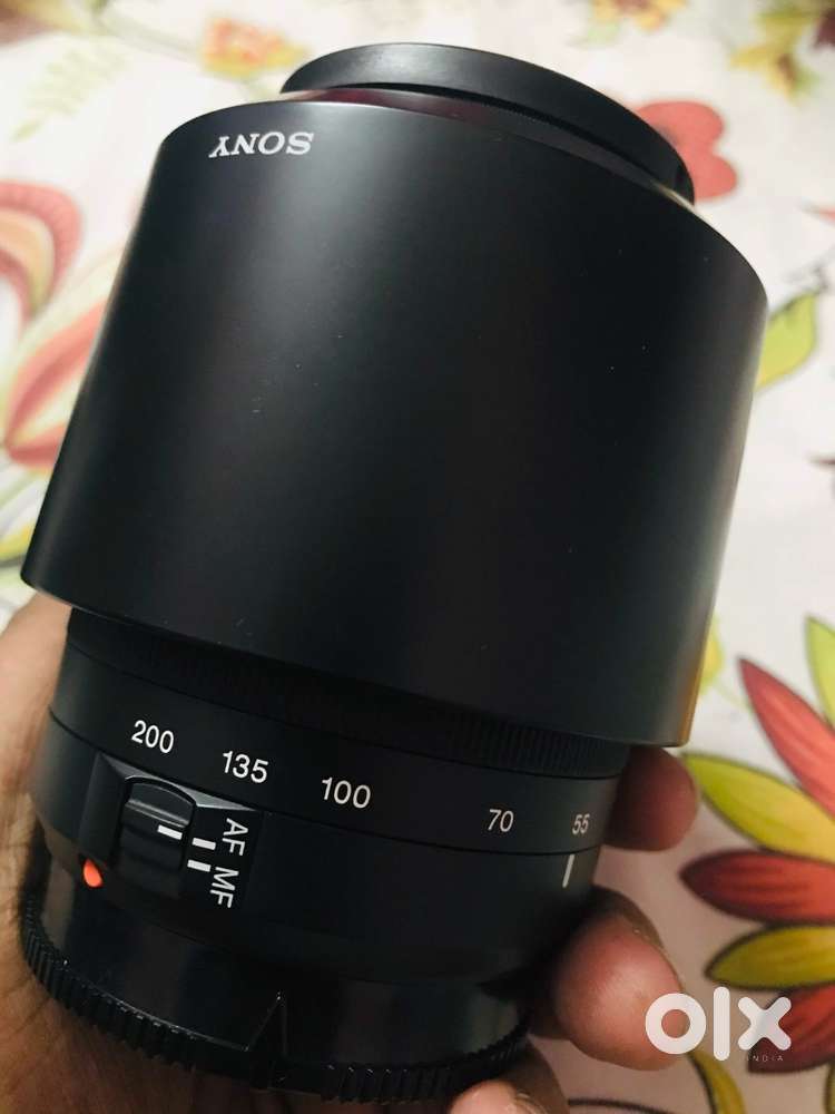 SONY 55-200mm  f 4-5.6  + Lens Hood [ original ] + UV filter