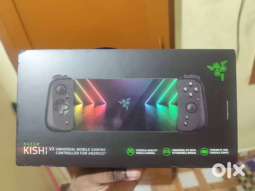 Razer Kishi V2 universal mobile gaming controller for android