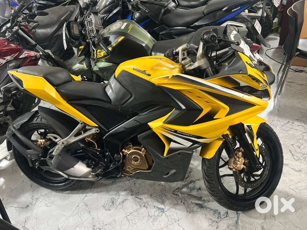 Bajaj pulsar RS 200