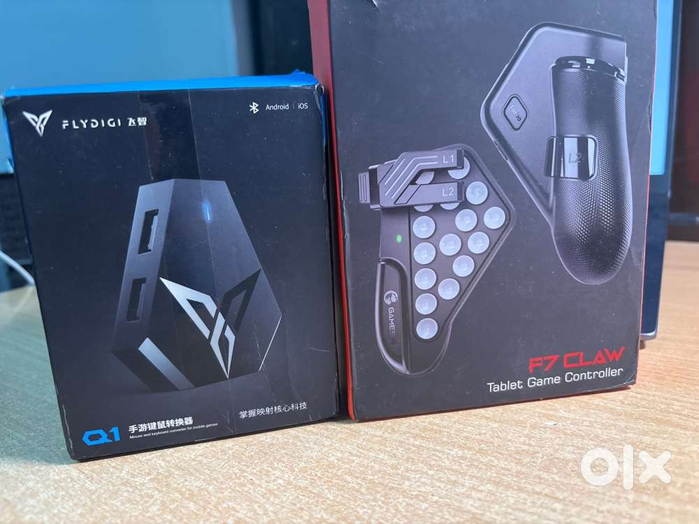 Flydigi Q1 , Gamesir F7 claw , apple wired earphone , iphone 15 otter