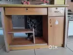Computer table