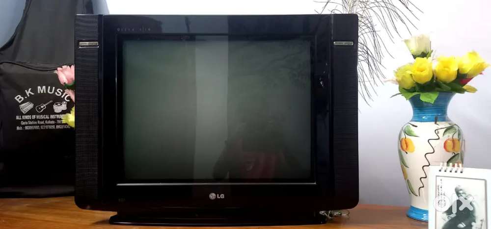 LG TV Old model ultra slim CRT