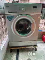 LG 5.5 kg front loading fully automatic washing machine for sale