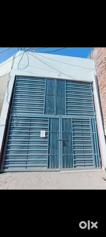 Showroom Available For Sale 88513n70173