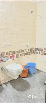 Looking for girl roommate