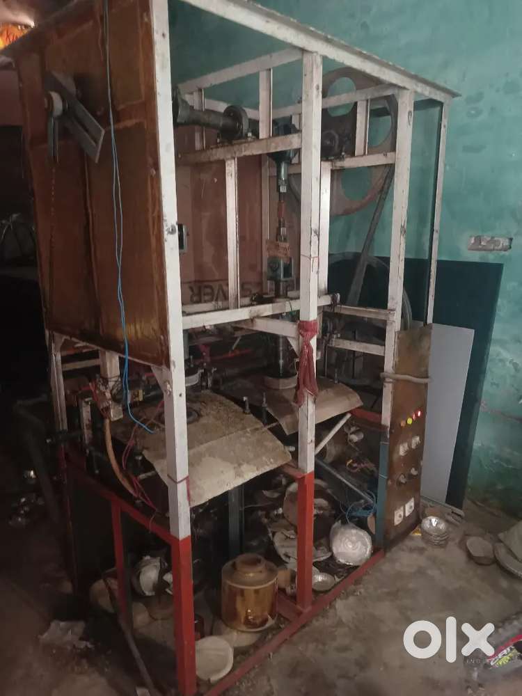 Disposable paper plate/dona making machine