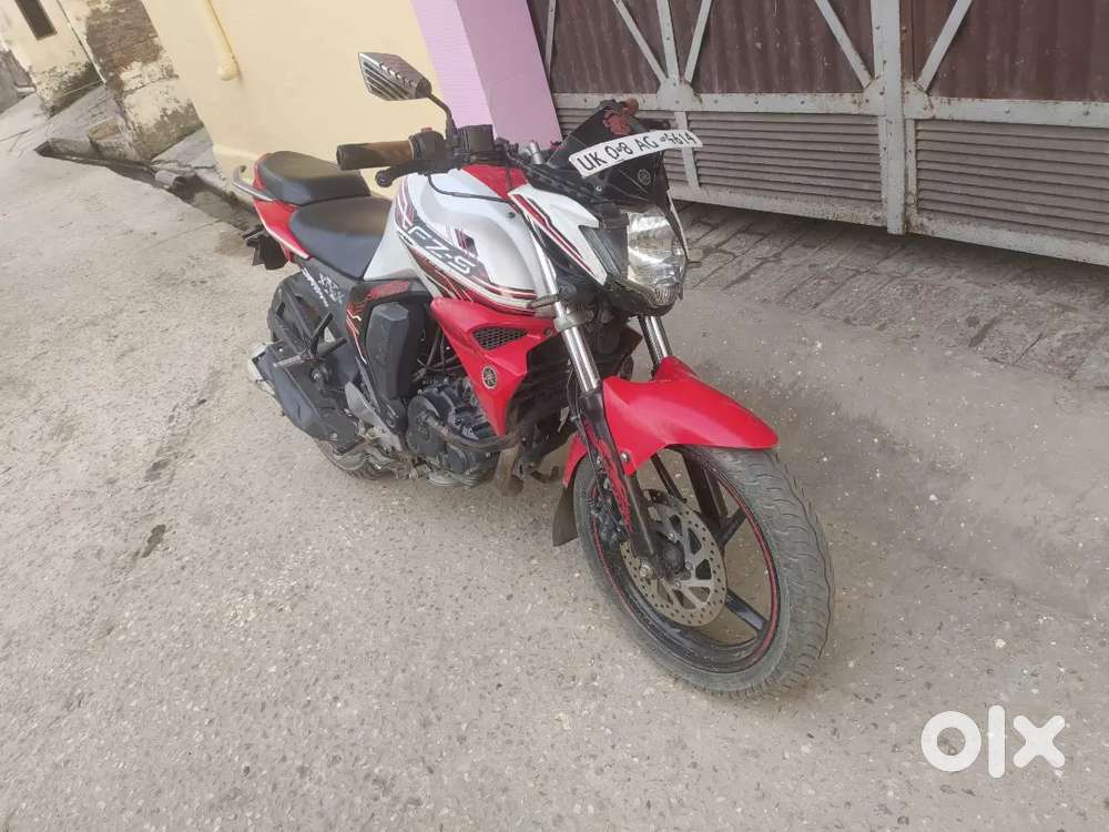 Model 2014 fz yamaha bike good condition
