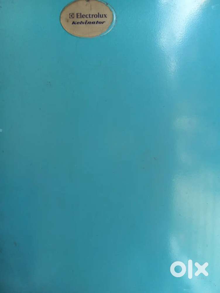 Single door fridge in good condition for sale