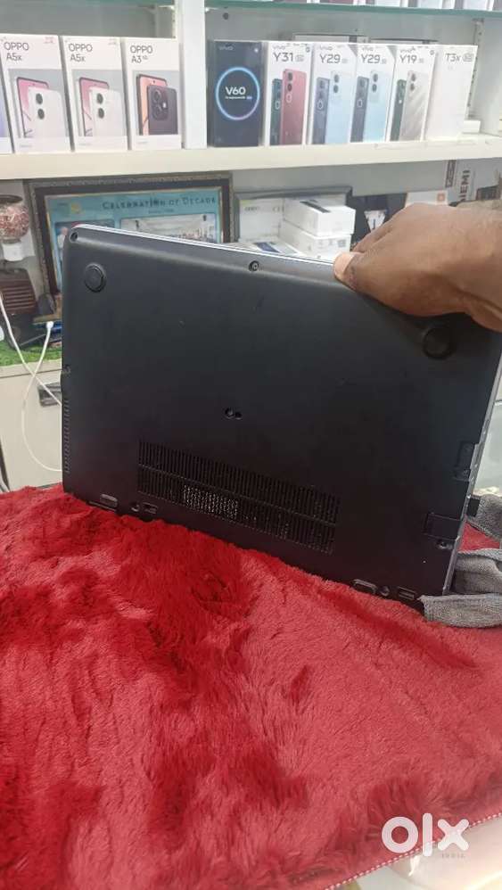 Hp elitebook  840-g3
I5-6th gen 
512gb ssd
8gb ram
With og adaptr