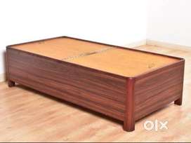 Diwan with Box