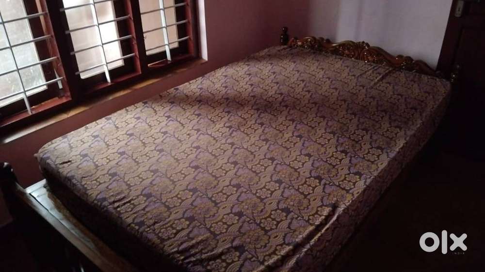 FOR BACHELORS / FAMILY 1 BHK SEMI FURNISHED 1ST FLOOR .