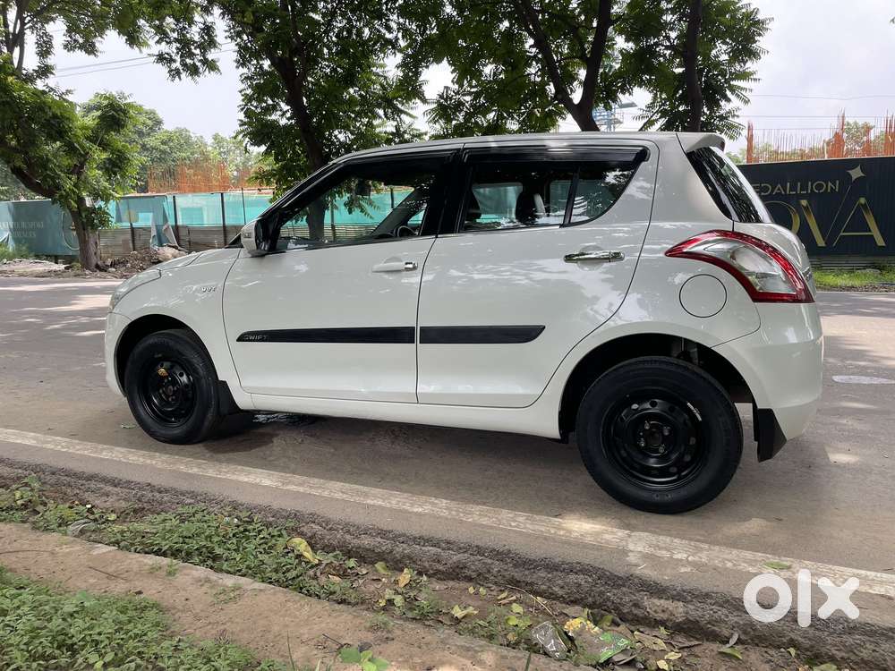 Maruti Suzuki Swift VXI Optional, 2015, Petrol
