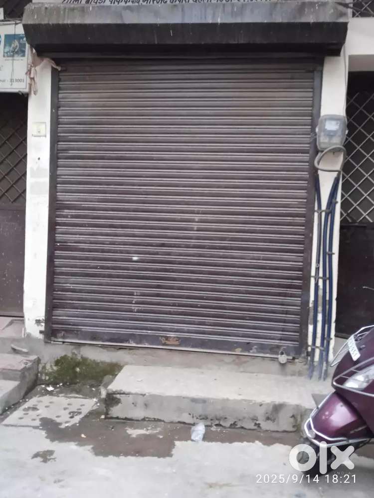 Shop for rent in Dholi Bawdi