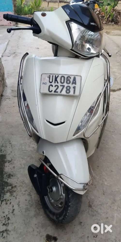 Ekadam mast scooty