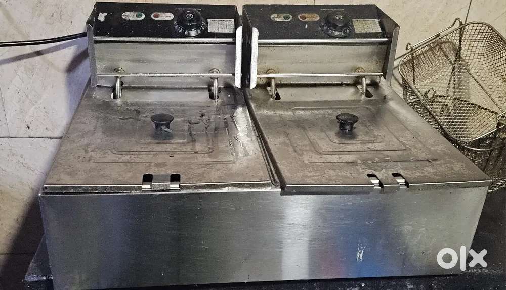 Fryer electric 4 months used