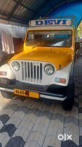 MAHINDRA MAXITRUCK PICKUP  4x4