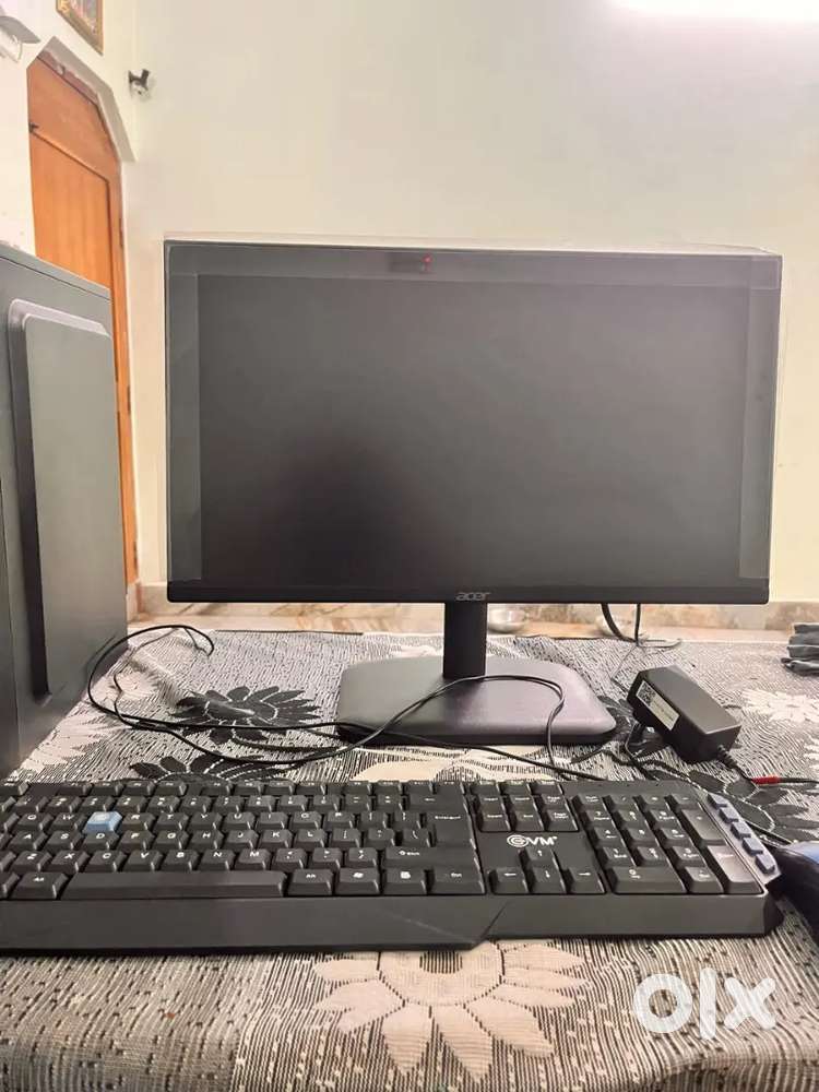 Acer computer sell krna hai new hai abhi tak sirf 1 month use hua hai