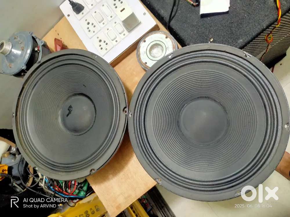 DJ Speaker 4 pic  300 watt per piece or 400 watt 4 pice new
