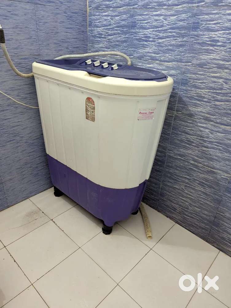 Whirlpool semi automatic washing machine