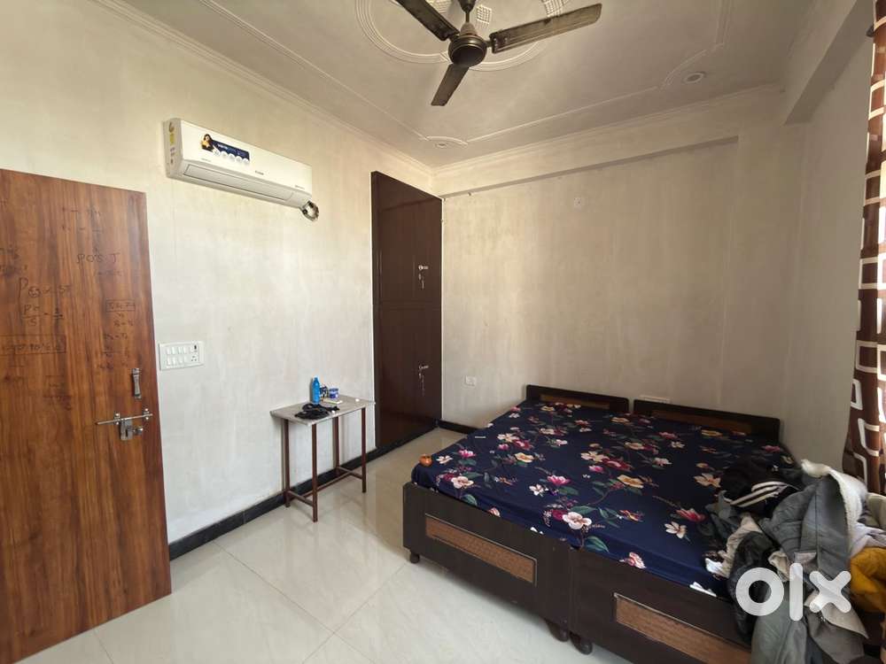 1 room preoccupied, fully independent flat