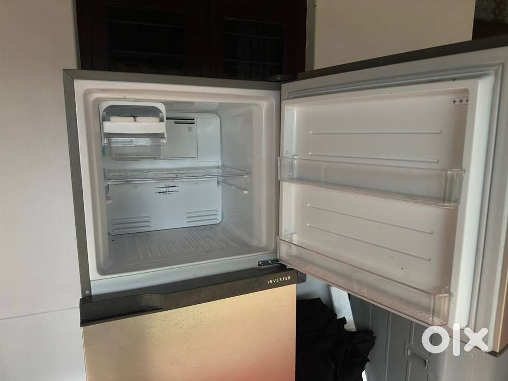 LLYOD Frost Free Refrigerator