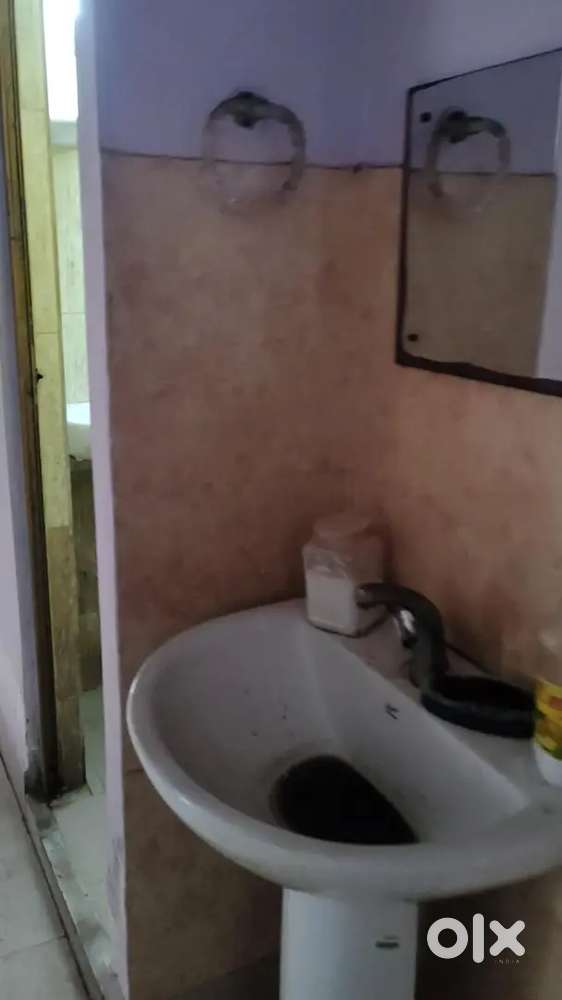 3 bhk samifurnished flat on rent