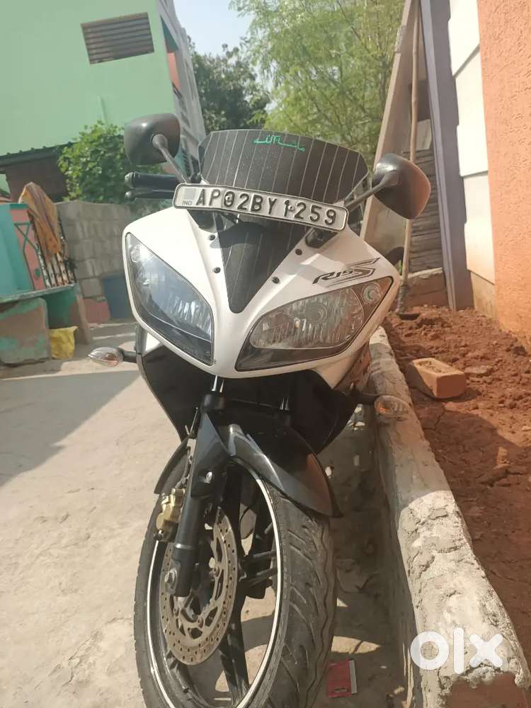 R15 good condition I want money for sell