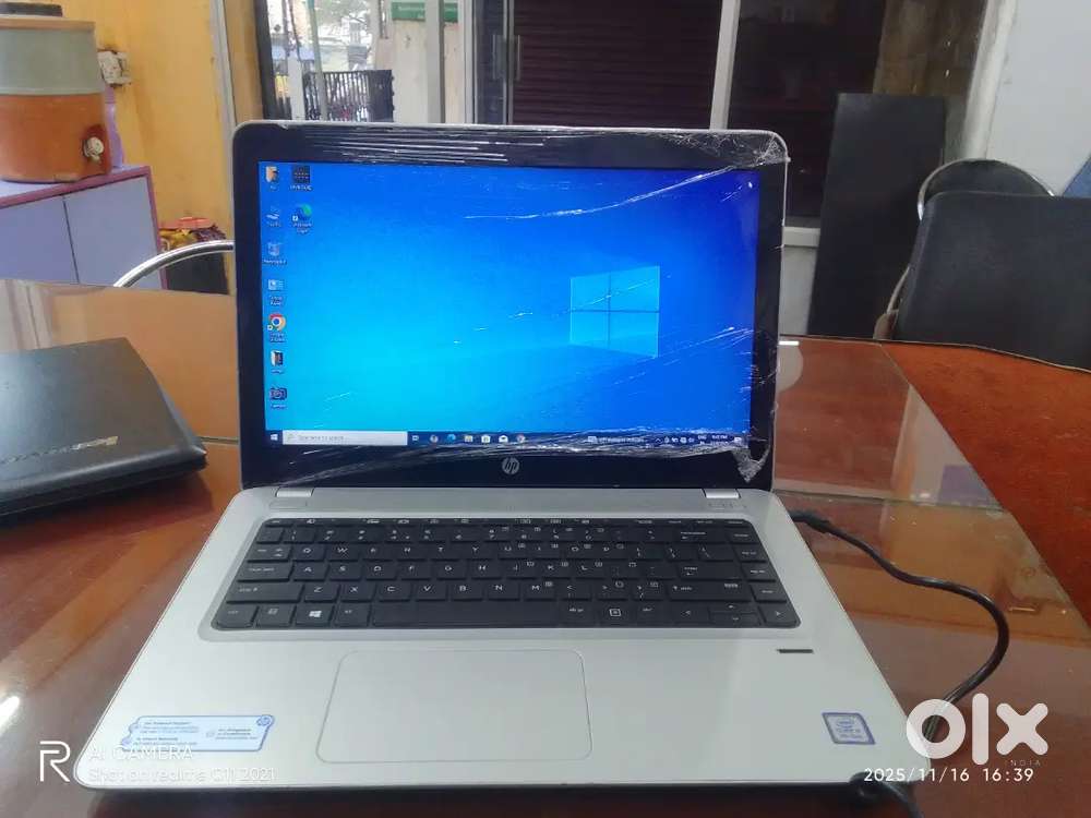 Hp Intel Core i5 laptop 8 GB 256 SSD condition A**
