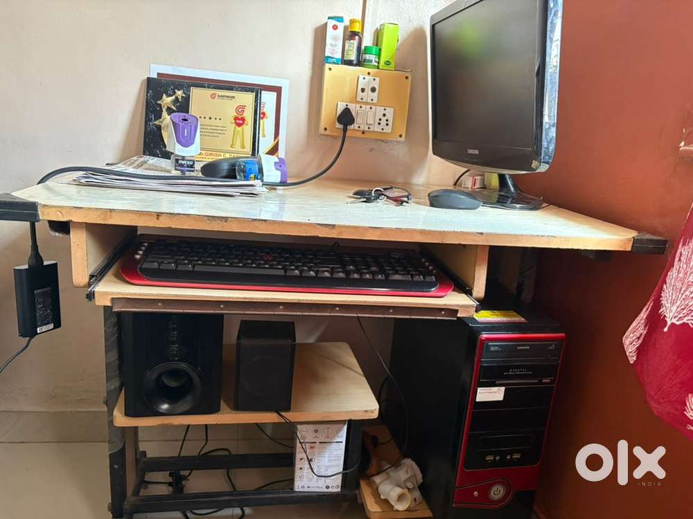 Table /computer table