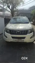 Mahindra XUV500 W10 top model 2015 Diesel Well Maintained