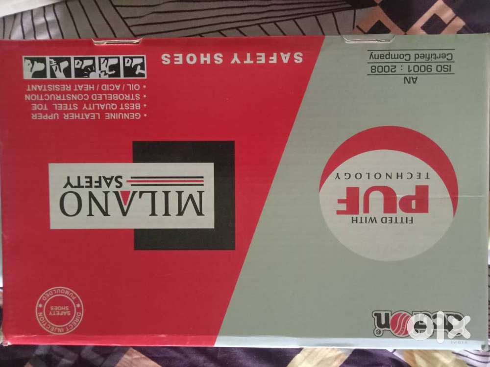 Brand New Action Milano Safety Shoes (size 6))