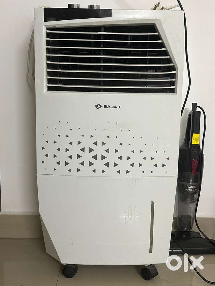 Its a bajaj cooler