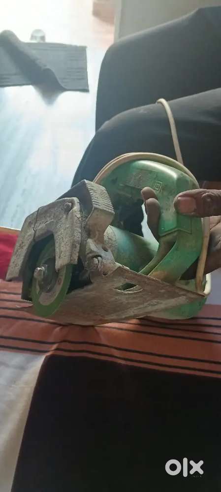 Cuting machine