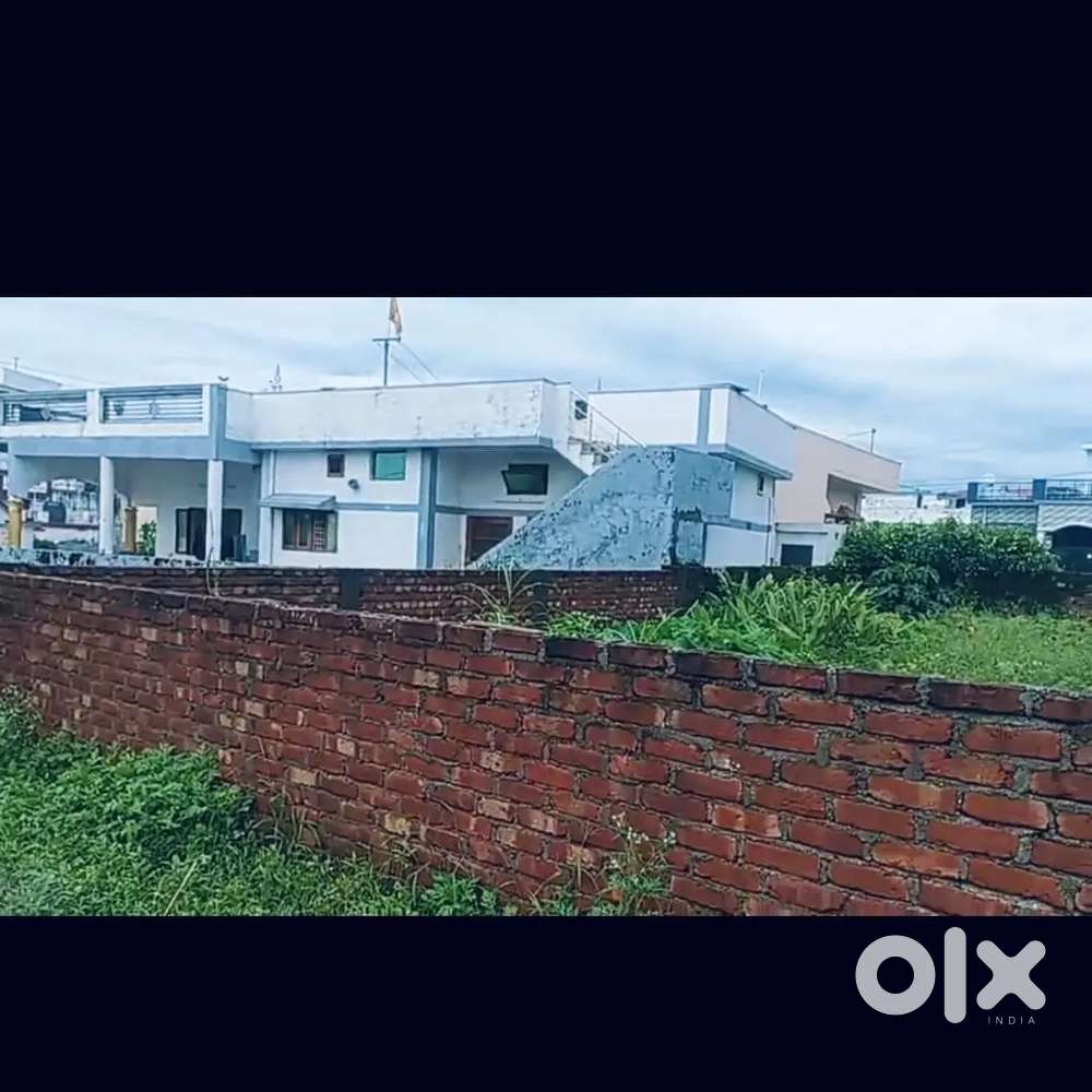 Best Plot in Gated Posh Society